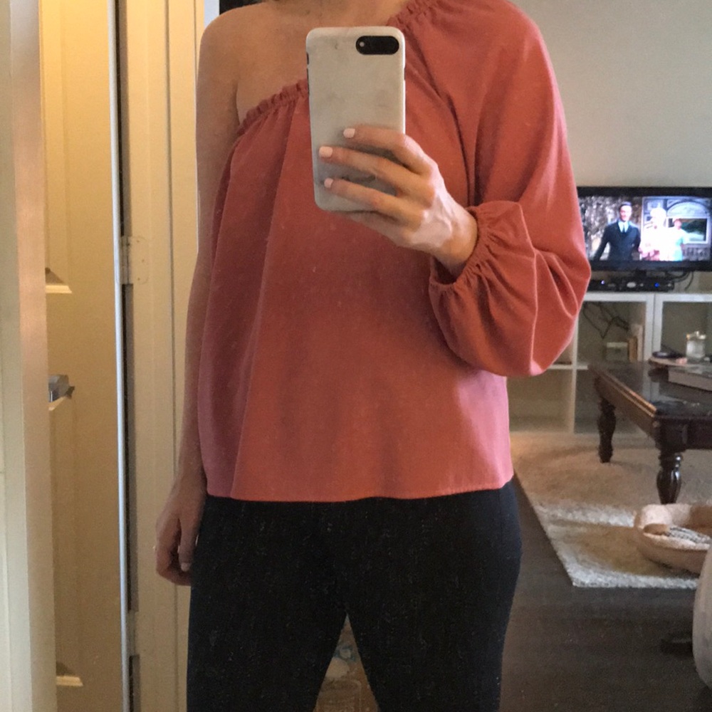 One Shoulder Top